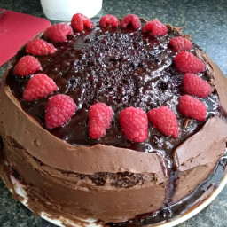 chocolate-layer-cake-with-raspberry-cream-filling-ca6cd99bb87c4da2073114ae.jpg