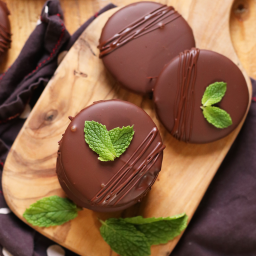 chocolate-mint-wafer-cookies-1911800.png