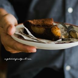 chocolate-mousse-cake-with-pears-1308354.jpg