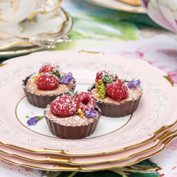 chocolate-mousse-in-chocolate-cups-1927138.jpg