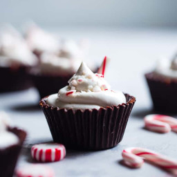 Chocolate No Bake Peppermint Cheesecake Cups