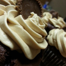 chocolate-peanut-butter-cup-cupcake.jpg
