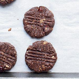 chocolate-peanut-butter-granola-cookies-1680440.jpg