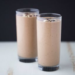 Chocolate Peanut Butter Smoothie (superfoods + vegan)