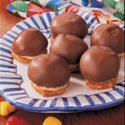 chocolate-peanut-sweeties-2256762.jpg