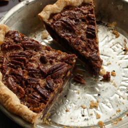 chocolate-pecan-pie-with-bourbon-2174258.jpg