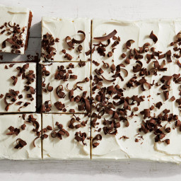 chocolate-sheet-cake-with-vanilla-buttercream-2407253.jpg