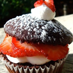 Chocolate Strawberry Shortcake Cupcakes (Vegan)