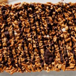 Chocolate Peanut-Butter Pretzel Bars