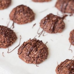 Chocolate Peppermint Macaroons