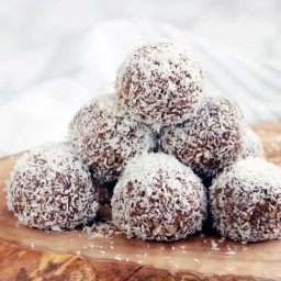 Chokladbollar: Swedish Chocolate Balls {Vegan + GF}