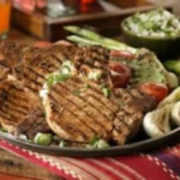 Chuletas Adobado con salsa fresca de cebolla y cilantro