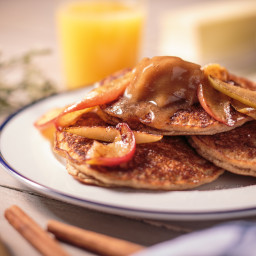 cinnamon-applesauce-pancakes-634671.jpg