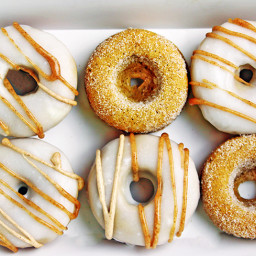 cinnamon-roll-donuts-baked-1431599.jpg