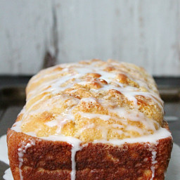 cinnamon-roll-quick-bread-2261185.jpg