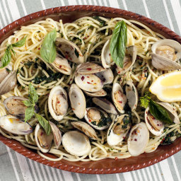 Clam Pasta With Basil and Hot Pepper