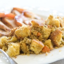 Classic Cornbread Dressing