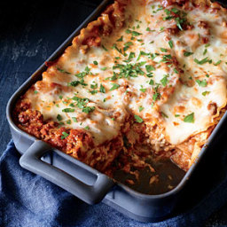 Classic Lasagna with Meat Sauce
