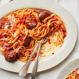 classic-spaghetti-and-meatballs-2096042.jpg