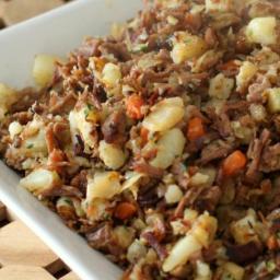 Classic Corned Beef Hash with Potatoes and Carrots