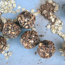 Cocoa and Peanut Butter Oat Balls