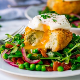 Cod Fishcakes with Bacon and Pea Salad
