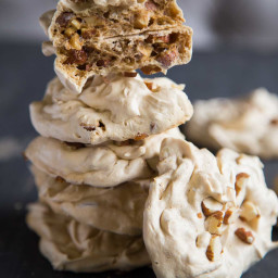 coffee-nut-meringue-cookies-3091350.jpg