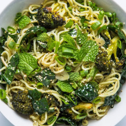 Cold Sesame Noodles With Broccoli and Kale