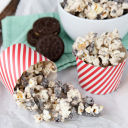 Cookies and Cream Popcorn Mix