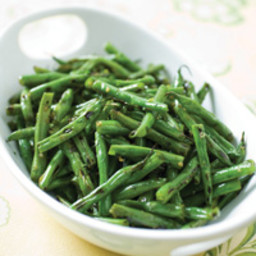 Cook's Illustrated's Sauteed Green Beans with Garlic and Herbs Recipe