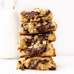 copycat-levain-bakery-chocolate-chip-cookies-1520519.jpg