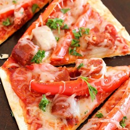 Copycat Olive Garden Pepperoni and Sausage Flatbread Pizza
