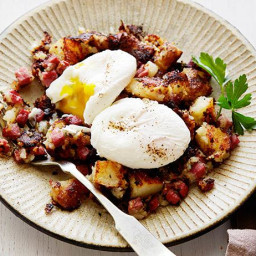 corned-beef-hash-with-poached-eggs-2310663.jpg