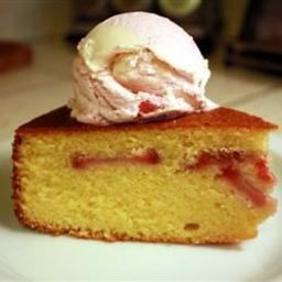 cornmeal-strawberry-cake-3067920.jpg