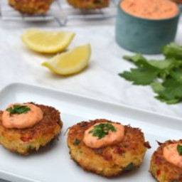 Crab Cakes with Roasted Red Pepper Mayonnaise