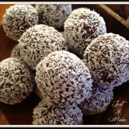 Cranberry, Date and Cashew Bliss Balls