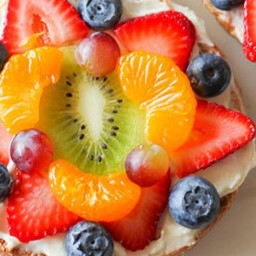 Cream Cheese Bagel & Fruit - (5 Smart Points)
