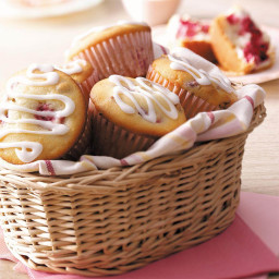 cream-cheese-raspberry-muffins-2213965.jpg