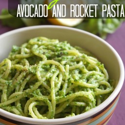 Creamy avocado and rocket pasta