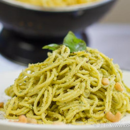 Creamy Avocado Cashew Pesto Spaghetti
