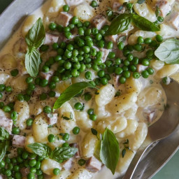 Creamy Baked Gnocchi with Ham and Peas