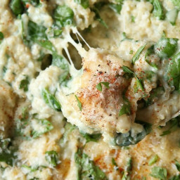 Creamy Cheddar Quinoa with Chicken and Spinach
