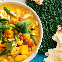 Creamy chickpea and vegetable curry