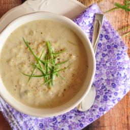 Creamy cold potato soup (Vichyssoise)