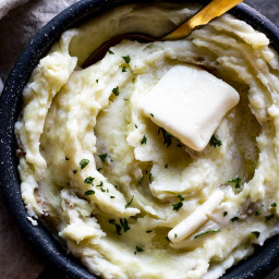 creamy-garlic-mashed-potatoes-recipe-2488506.jpg