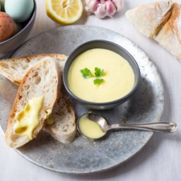 Creamy, Homemade Aïoli (Garlicky, Lemony Mayonnaise)