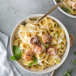 creamy-lemon-pappardelle-with-scallops-2426904.jpg