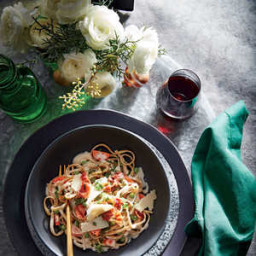 Creamy Linguine with Peas, Carrots, and Prosciutto