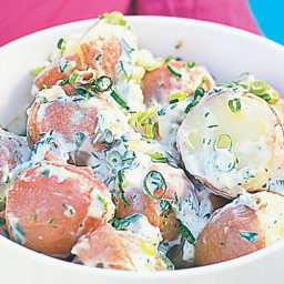 Creamy potato salad with herbs