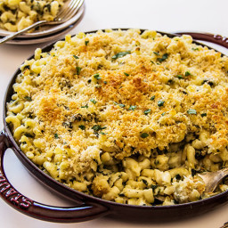 Creamy Spinach and Artichoke Mac and Cheese